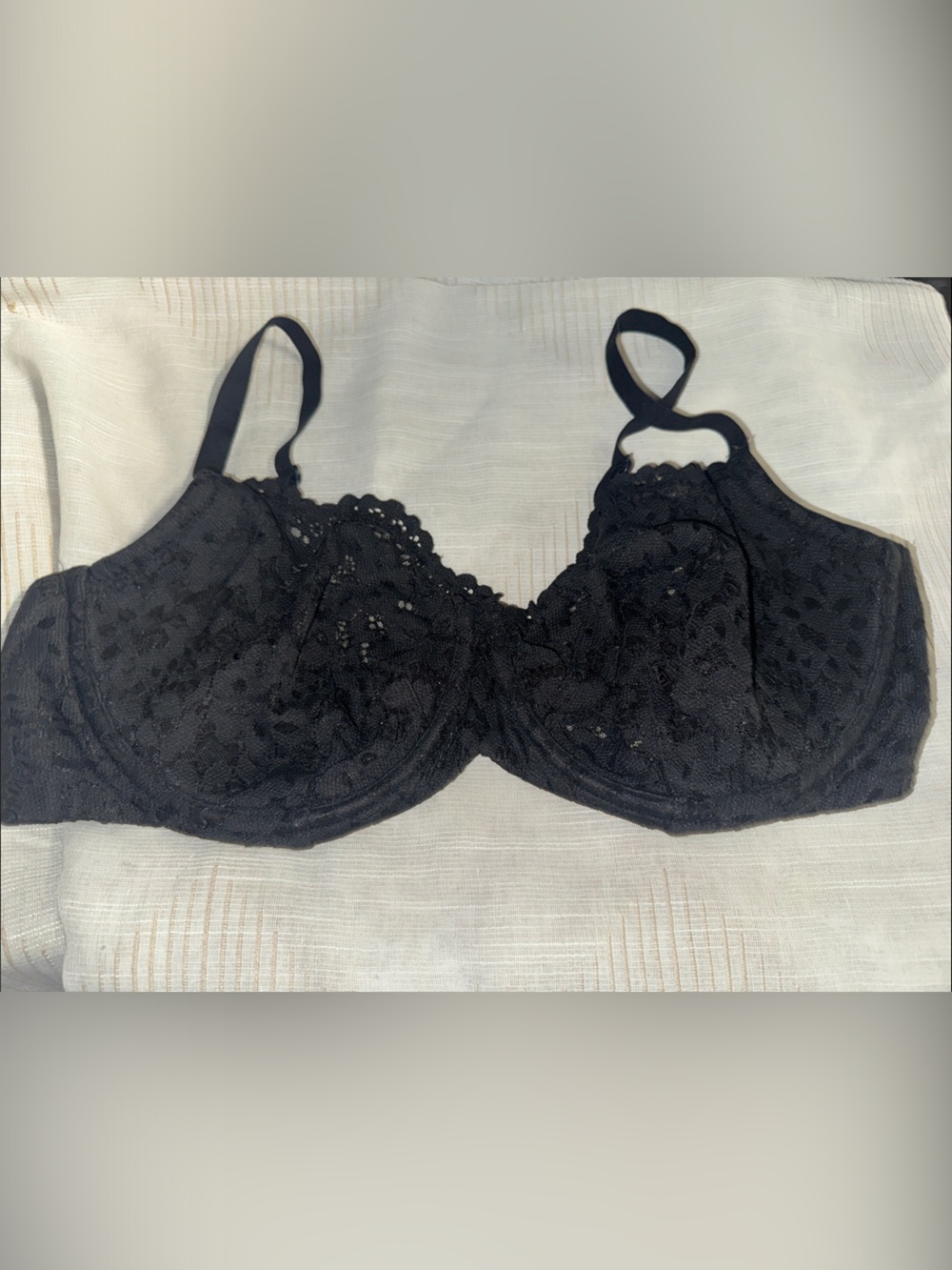 Victoria's Secret Black Lace Underwire Bra - Elegant Support